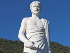 Статуя Аристотеля. Фото: 1gr.tv